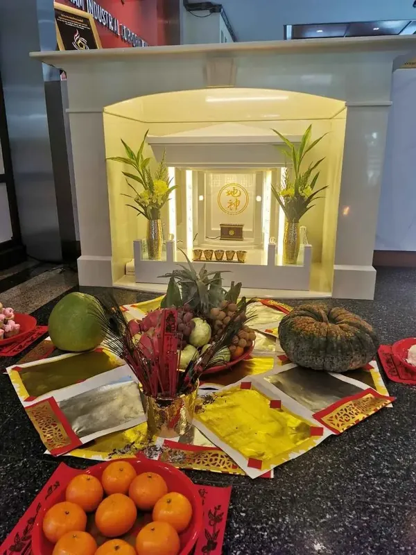ตี่จู้ หินอ่อน Modern Luxury ขนาด 35 นิ้ว ด้านหน้า โดย Aviva Spirit