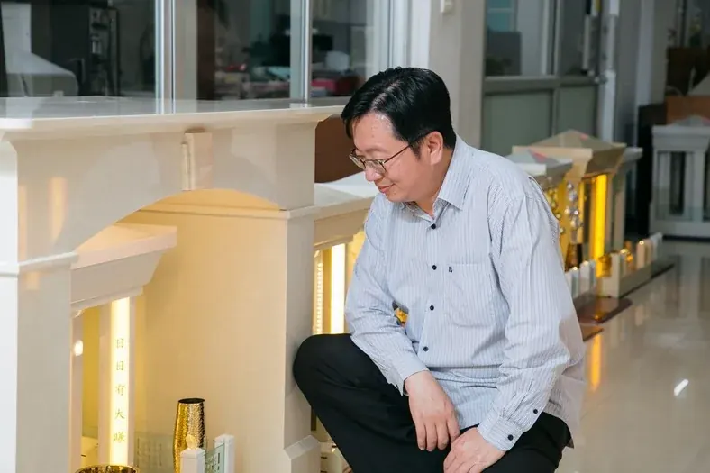 อาจารย์ สุภชัย วิวัฒนะประเสริฐ ผู้ก่อตั้งแบรนด์ Aviva Spirit และ เพจ Fengshui Balance