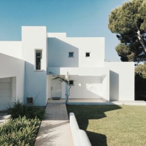 บ้านใหม่สไตล์ minimalist สีขาว ฮวงจุ้ยบ้านใหม่ 2569 ทิศประตูและชัยภูมิที่ดี